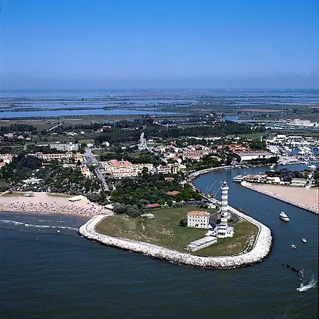 Faro Vecchio 3*
